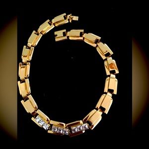 Gorgeous Gold Color Design Link Necklace with Rhinestones